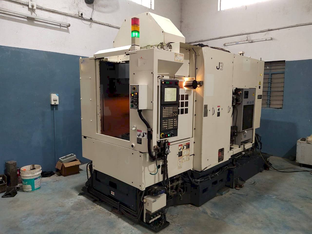 Front view of Makino J3  machine