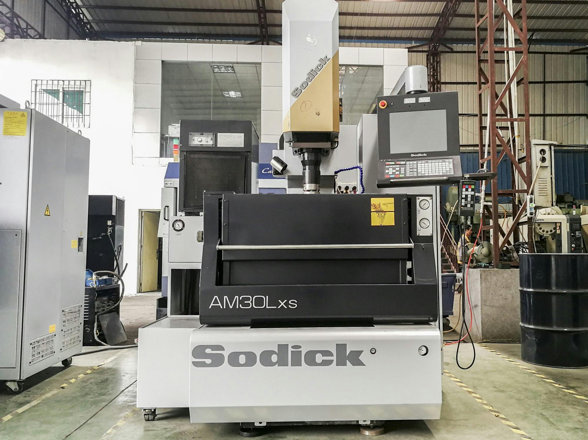 Front view of Sodick AM30LXS Machine
