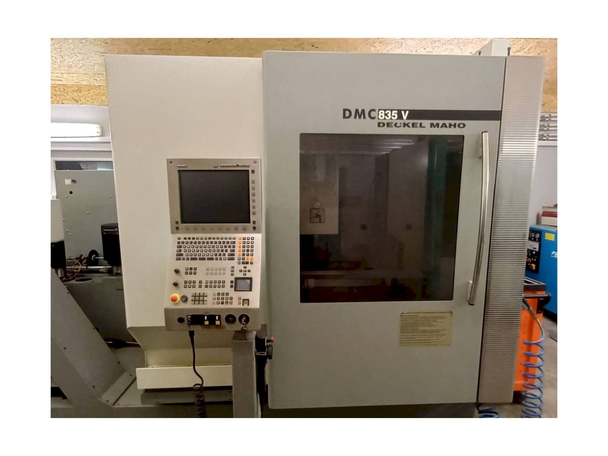 Front view of DMG Deckel Maho DMC 835 V machine