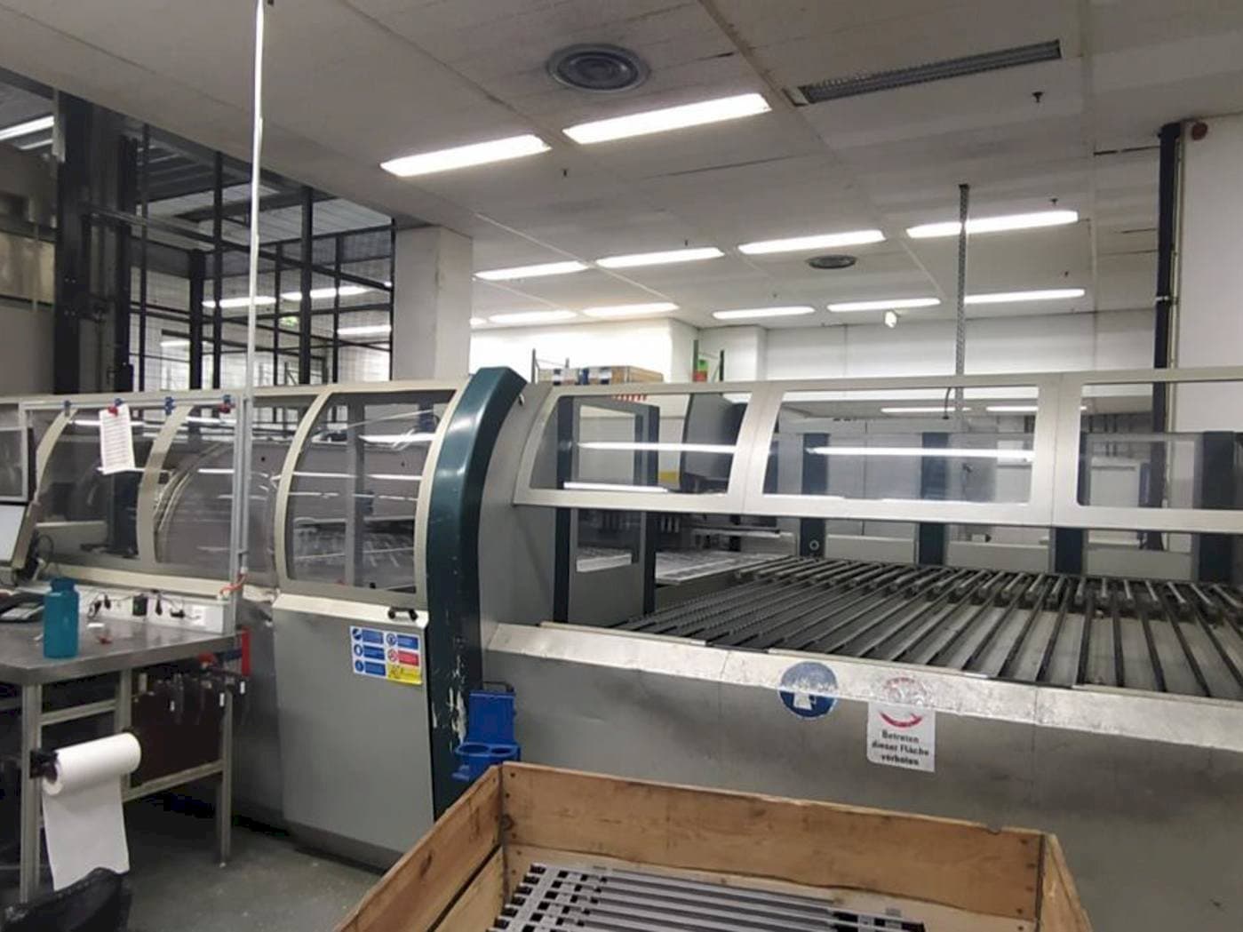 Front view of Salvagnini P4 machine