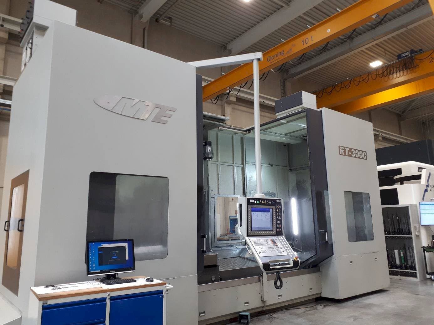 Front view of MTE RT - 3000 machine