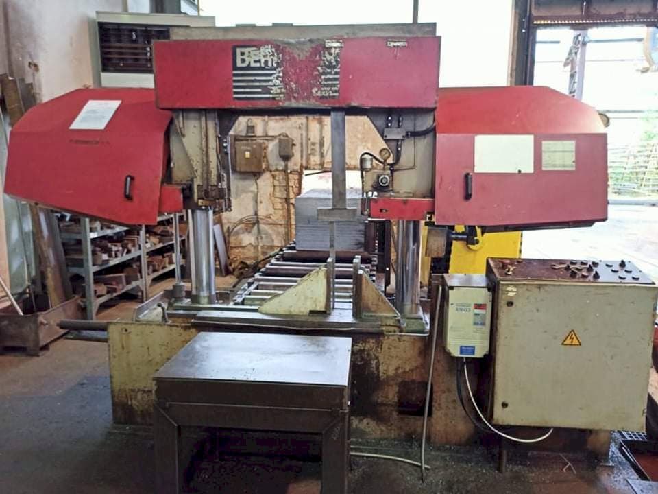 Front view of Behringer HBP 530 machine