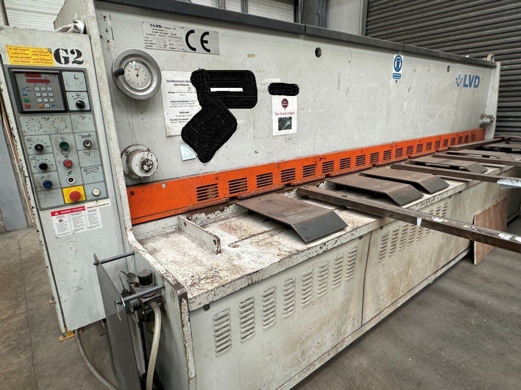 Front view of LVD HST-C 40/6 machine