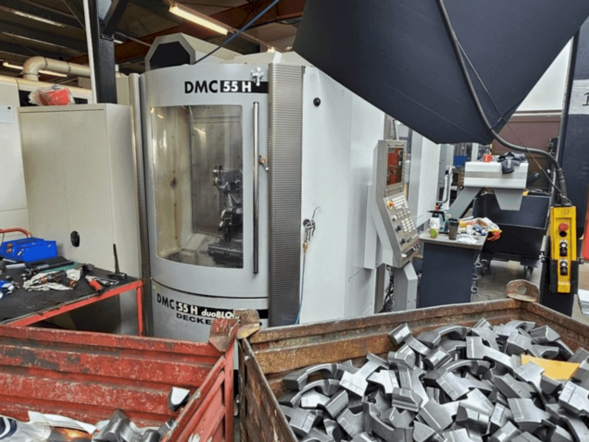 Front view of DECKEL MAHO DMC 55H duoBlock (2007) machine