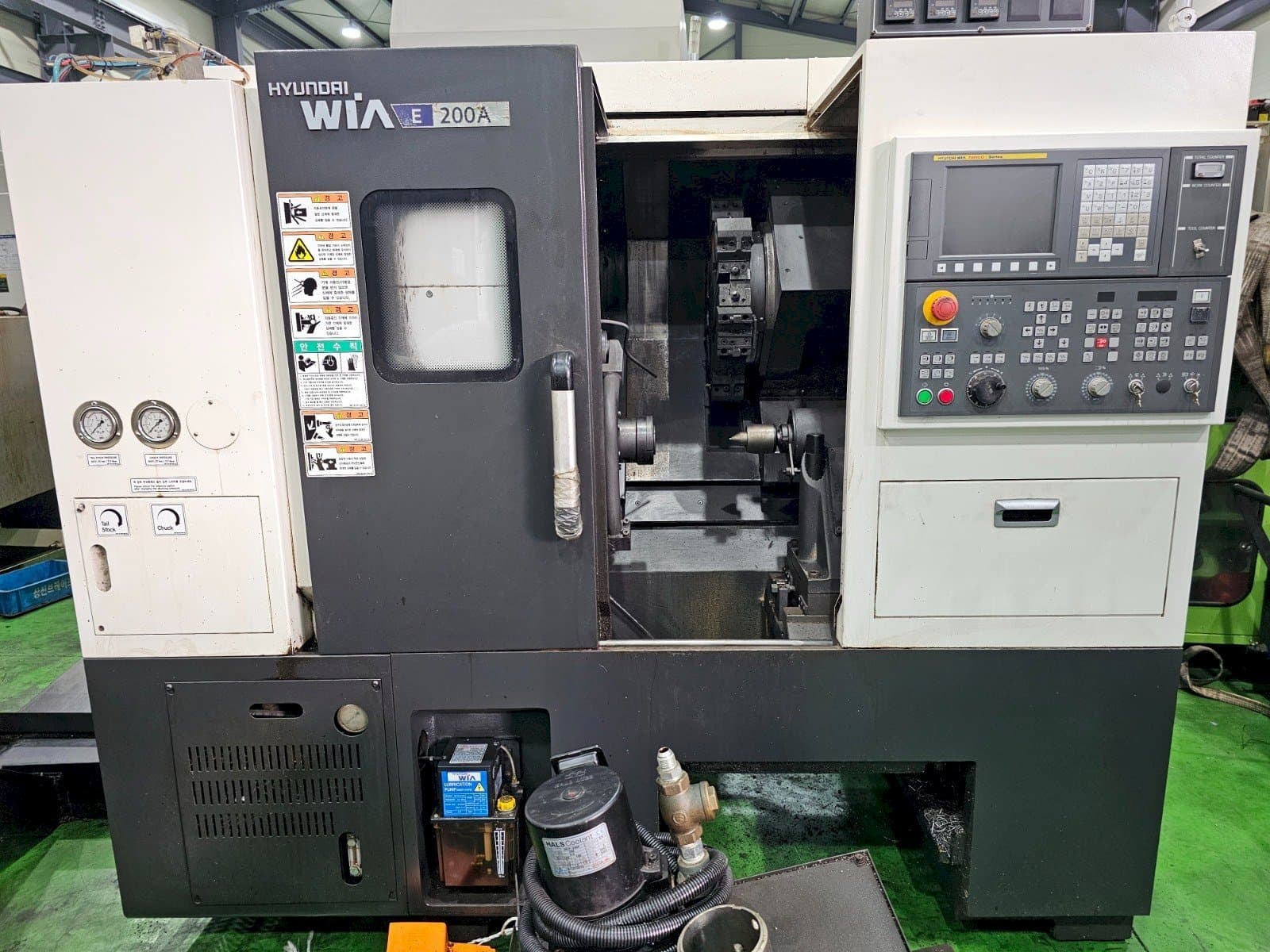 Front view of Hyundai Wia E 200A machine
