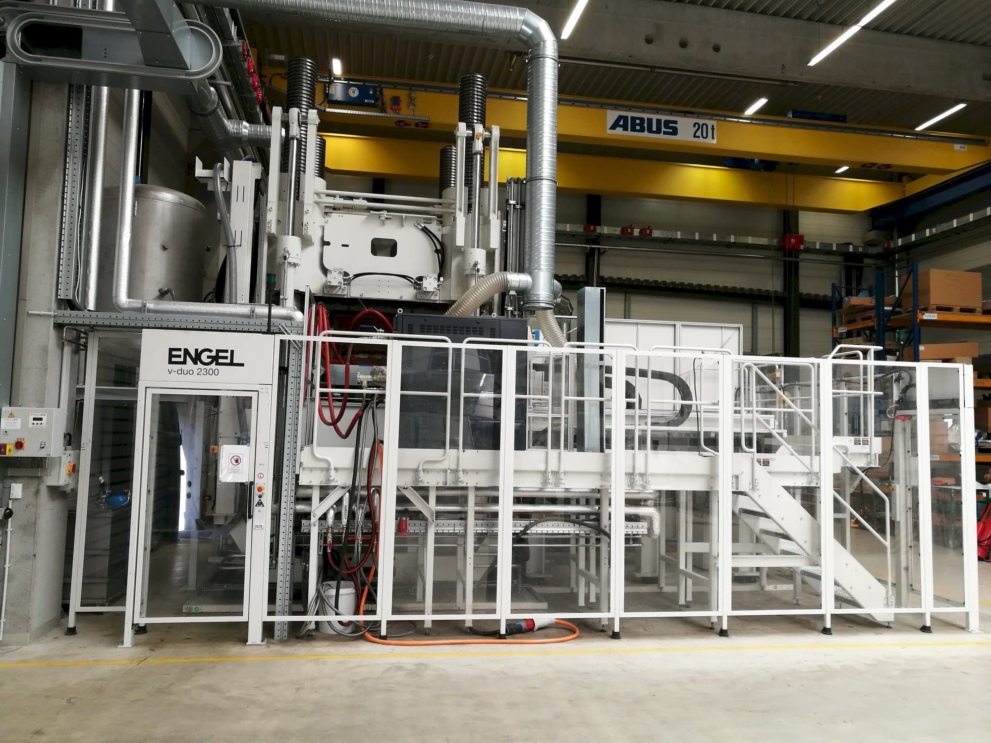 Front view of ENGEL V-Duo 2300  machine