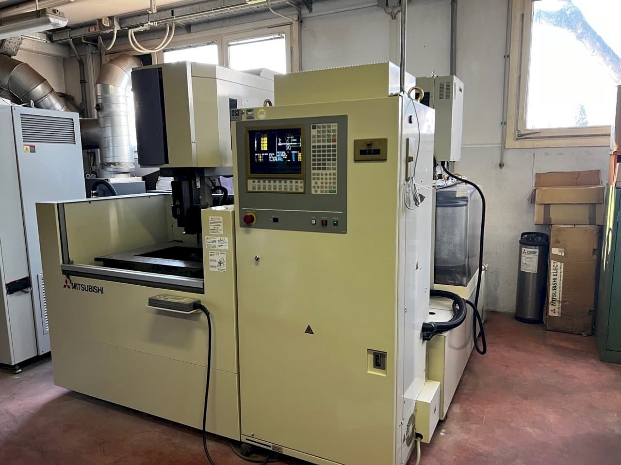 Front view of Mitsubishi fx 20 machine