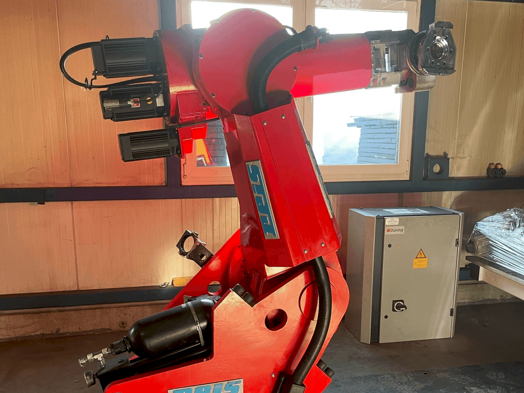 Front view of Reis SRV 130  machine