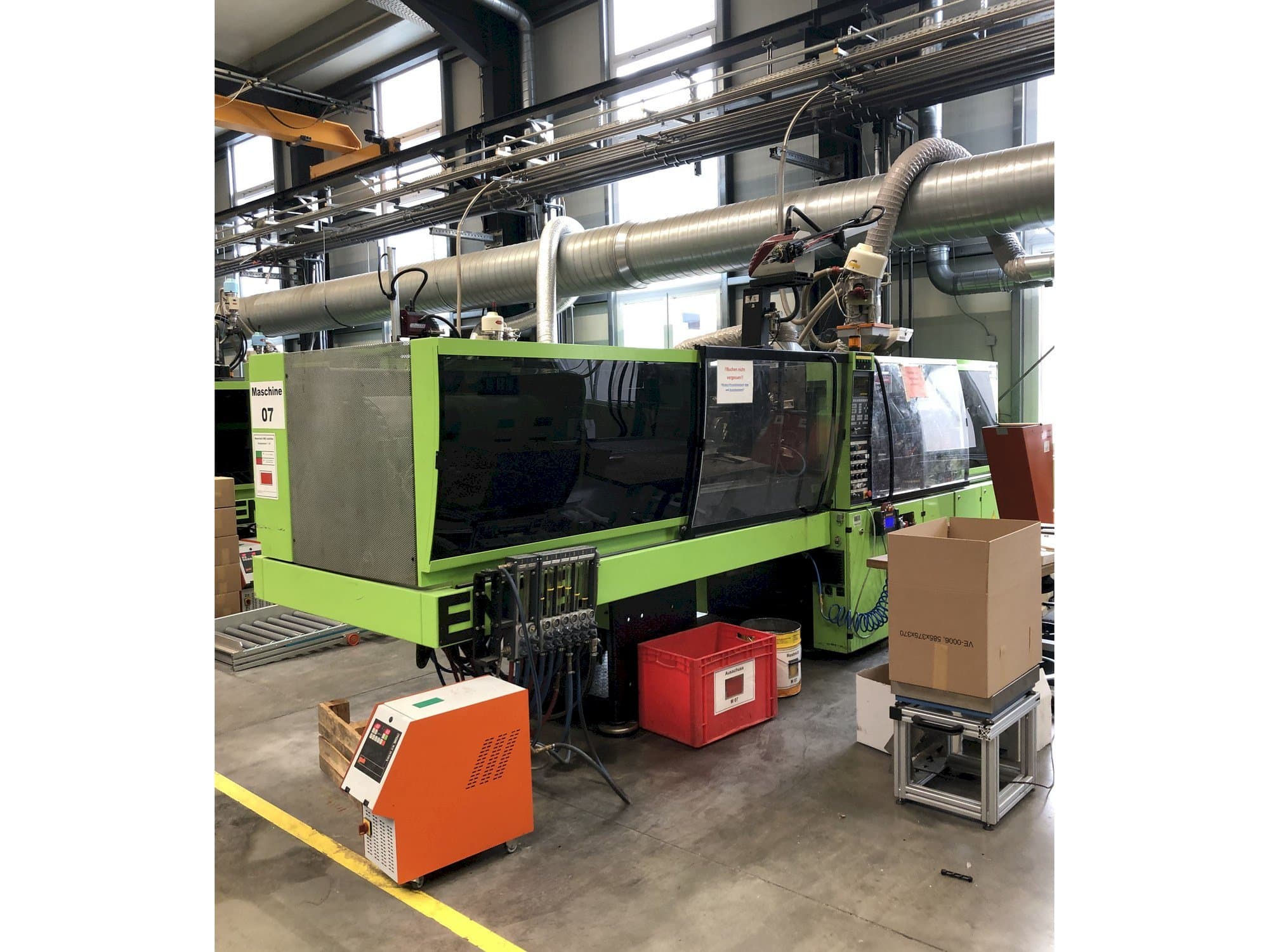 Front view of Engel ES 1050 / 150 HL machine