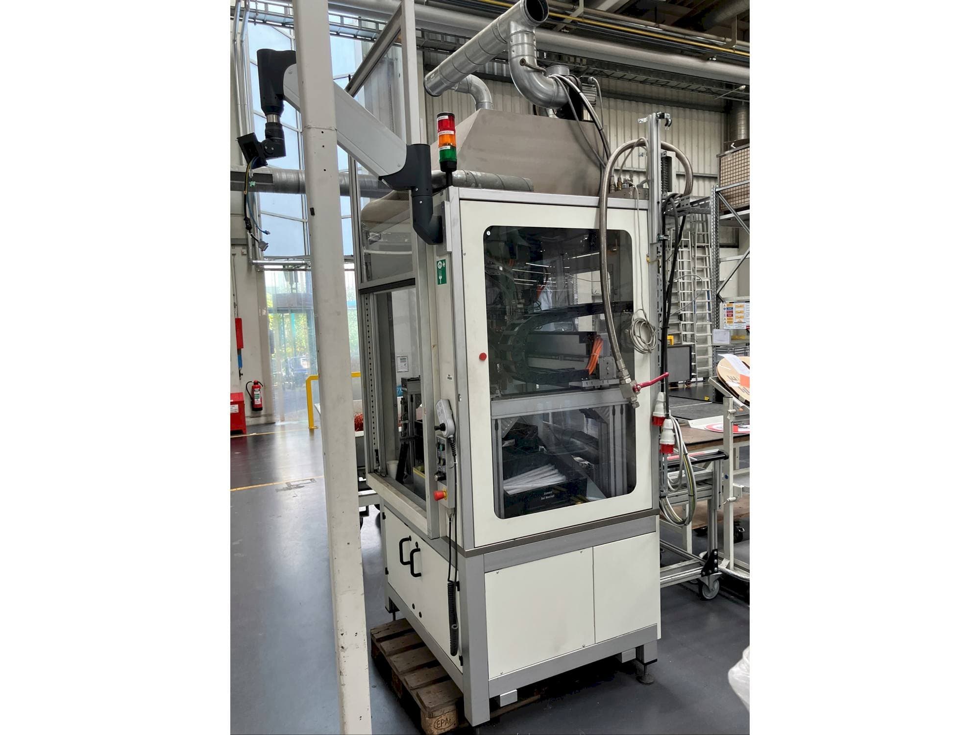 Front view of SCHEUGENPFLUG CNCell machine