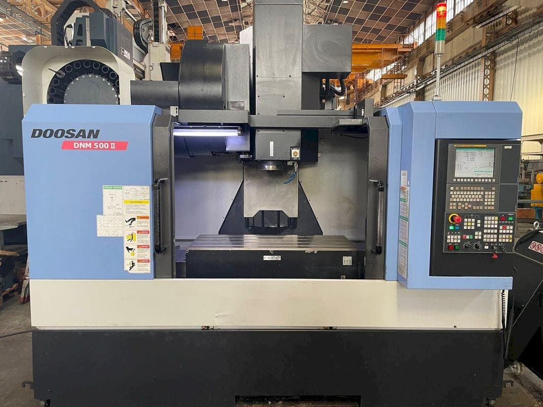 Front view of Doosan MYNX DNM 500 II  machine