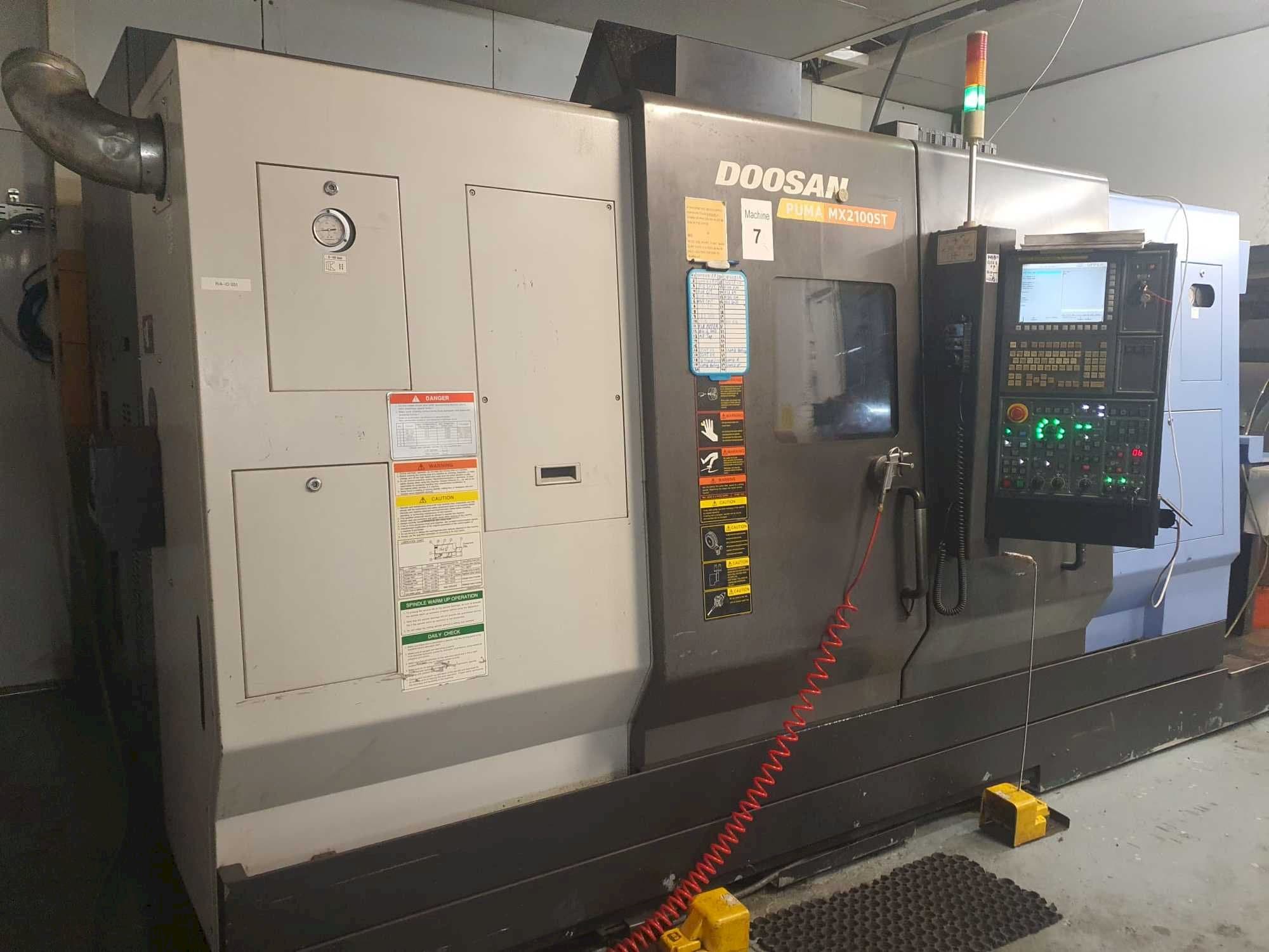 Front view of Doosan Puma MX2100ST machine