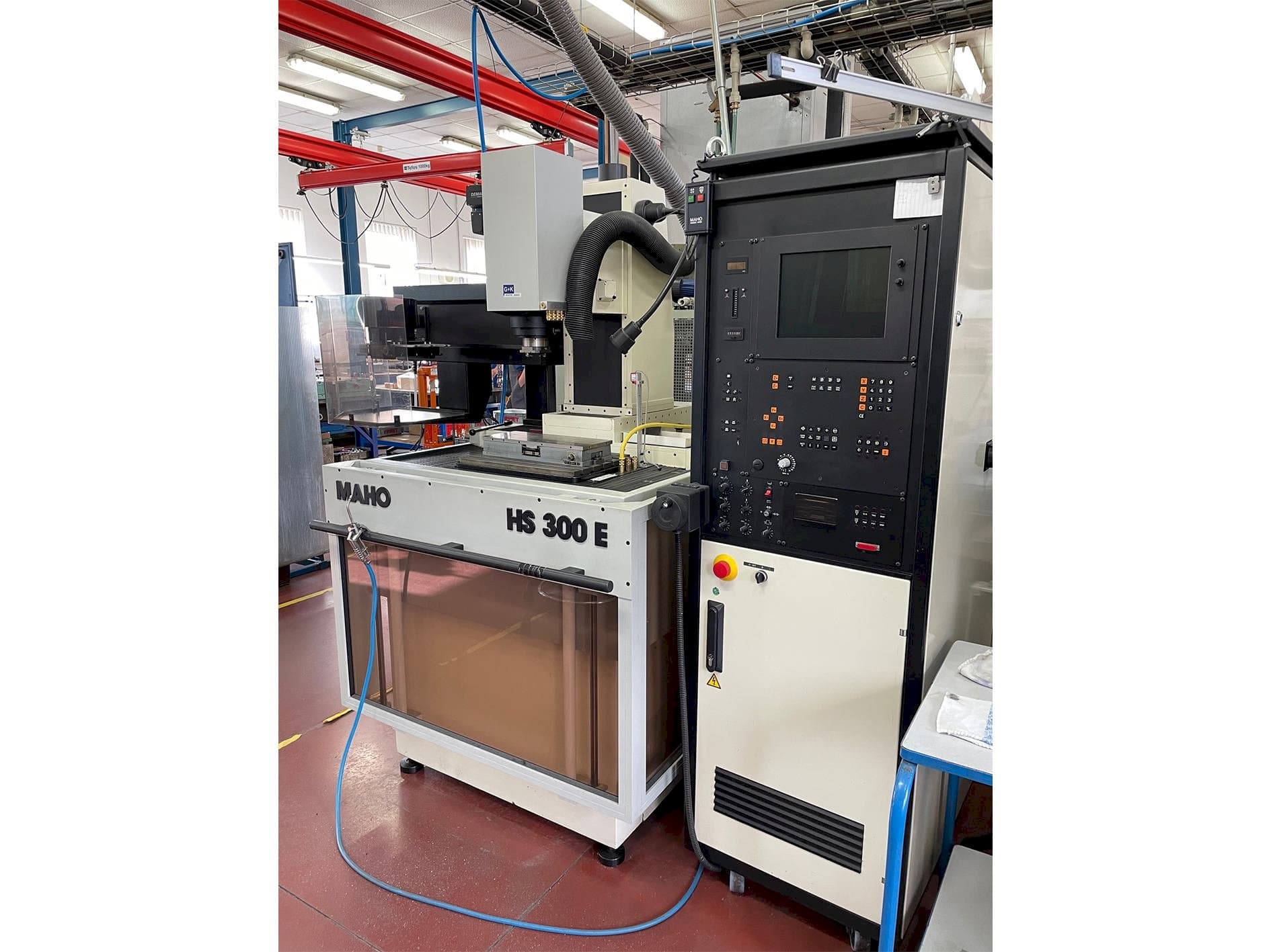 Front view of Maho HS 300 E machine