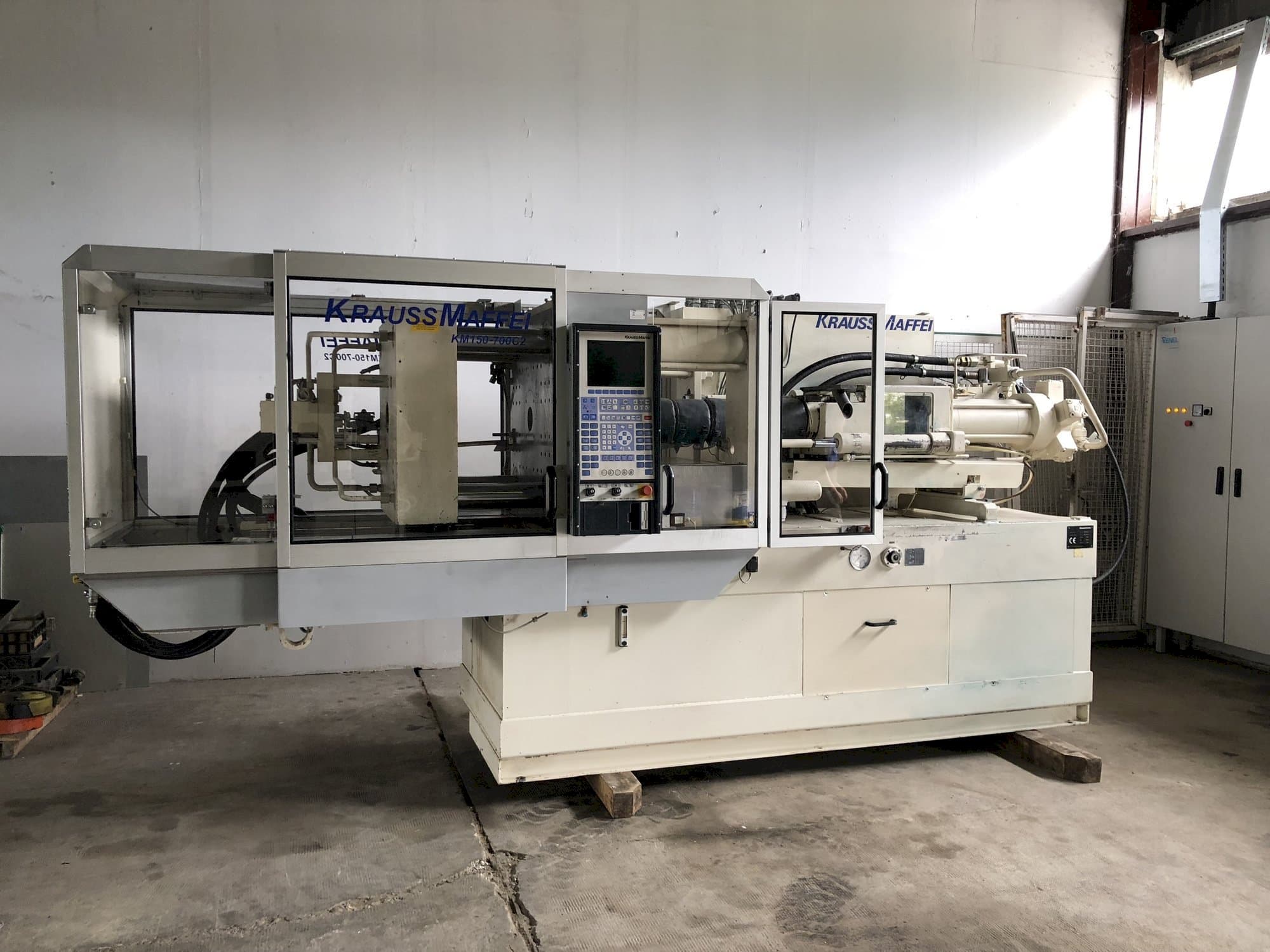 Front view of Krauss Maffei 150-700 C2 machine