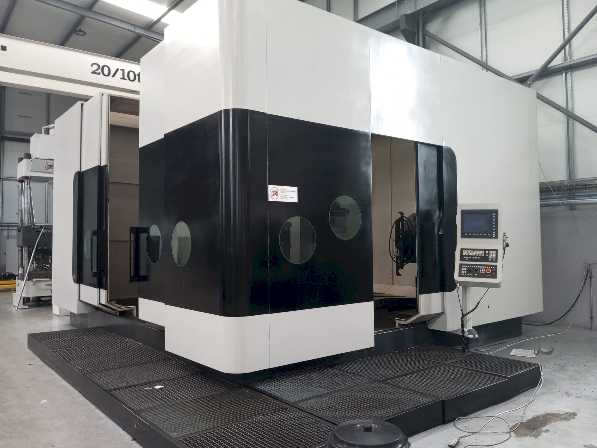 Front view of CHETO 3000 machine