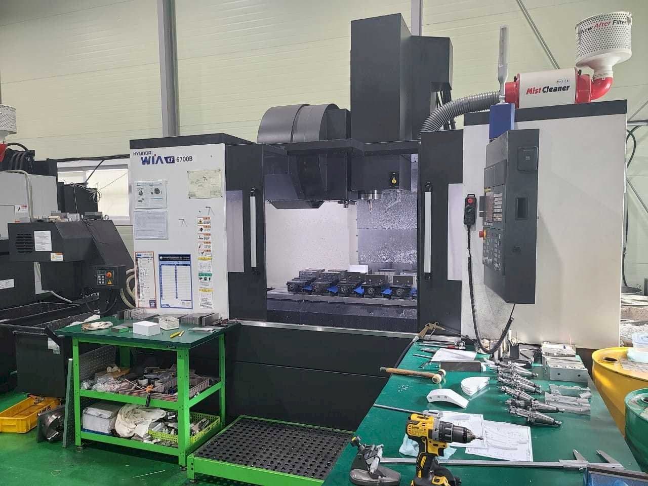 Front view of Hyundai Wia KF 6700B machine