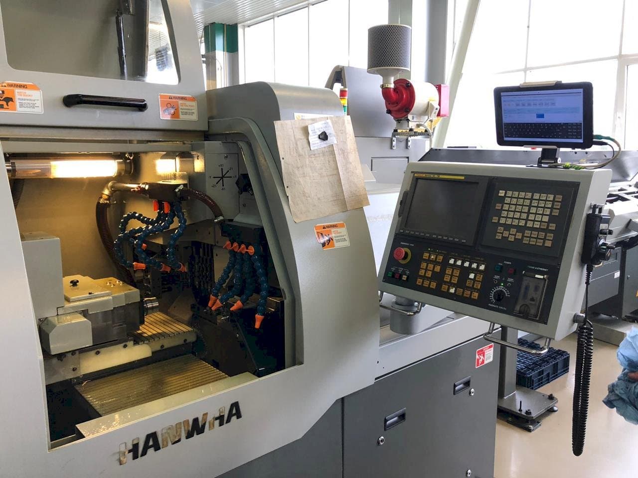 Front view of Hanwha XD20H machine