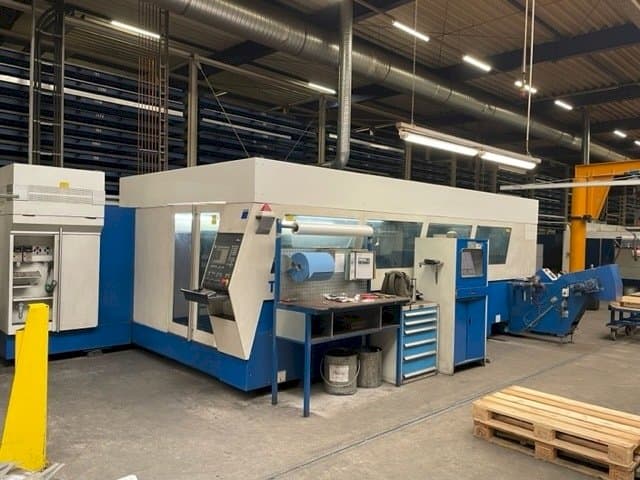 Front view of Trumpf TruLaser 5040 classic machine