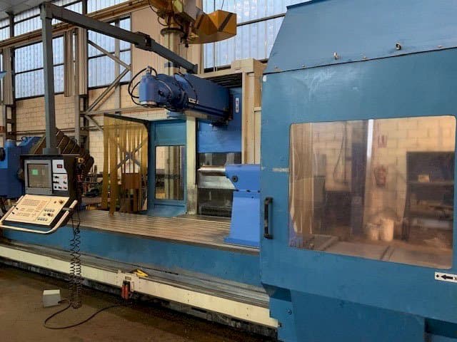 Front view of Nicolas Correa A-30/50 machine