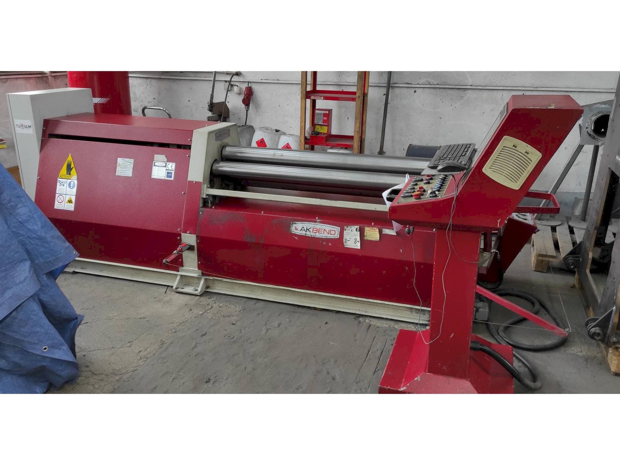 Front view of AKBEND AHS 15/4-6 machine