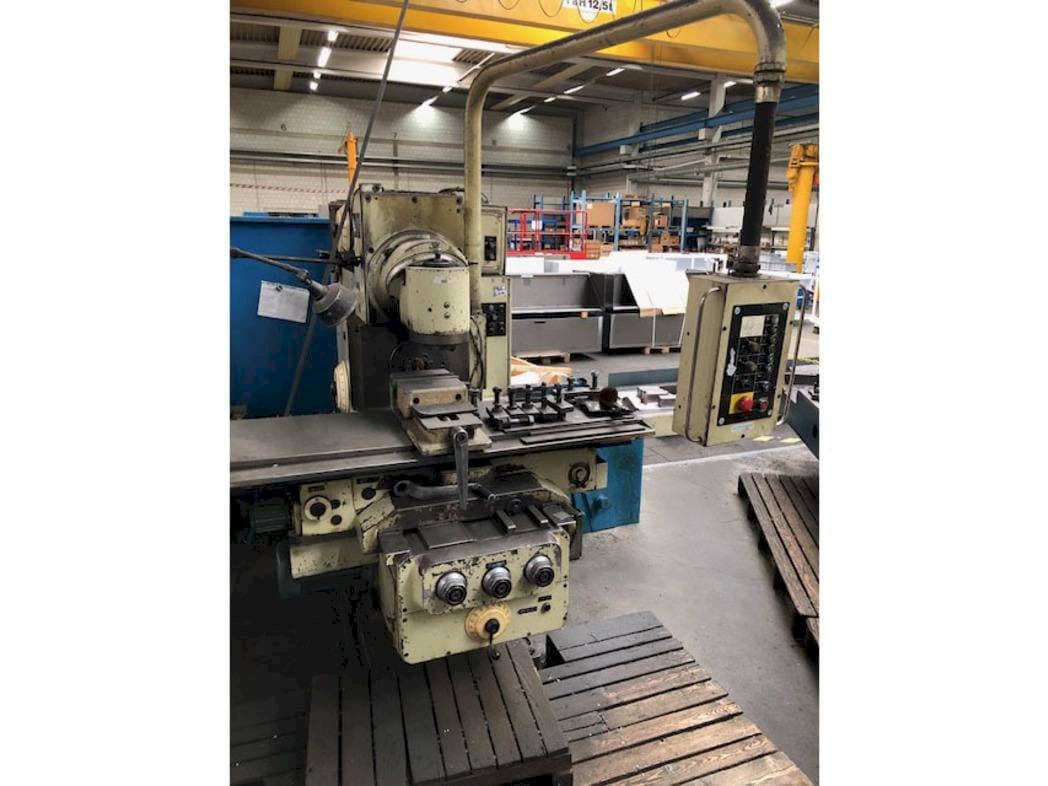 Front view of ELEKTRONIK F400-E machine