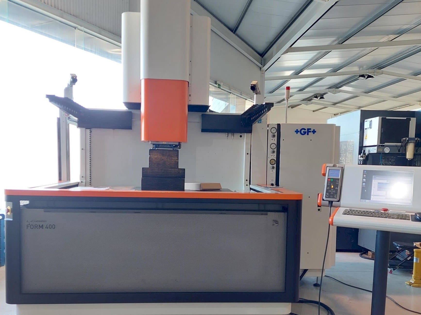 Front view of AgieCharmilles FORM 400 machine