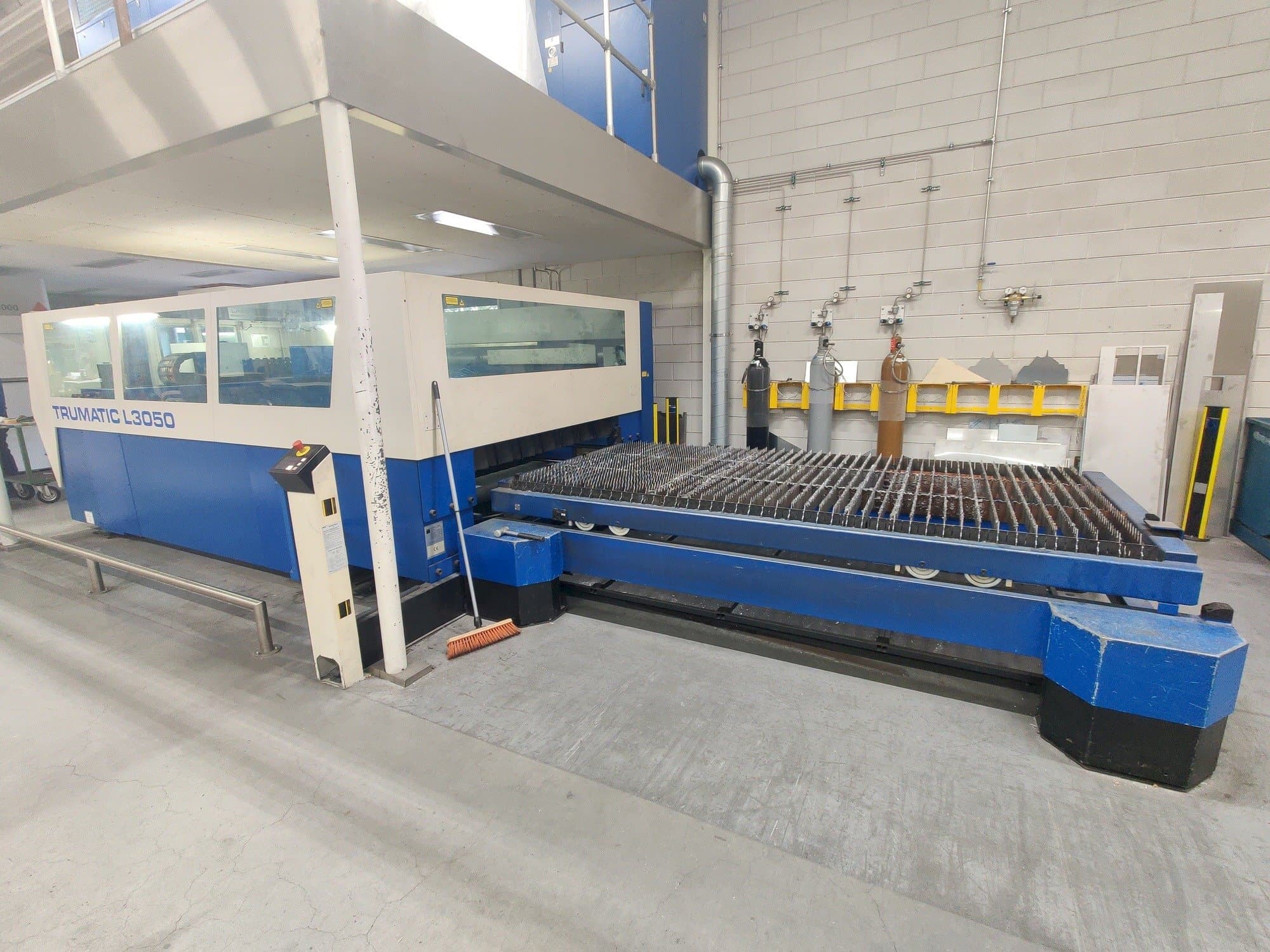 Front view of Trumpf Trumatic L3050 machine