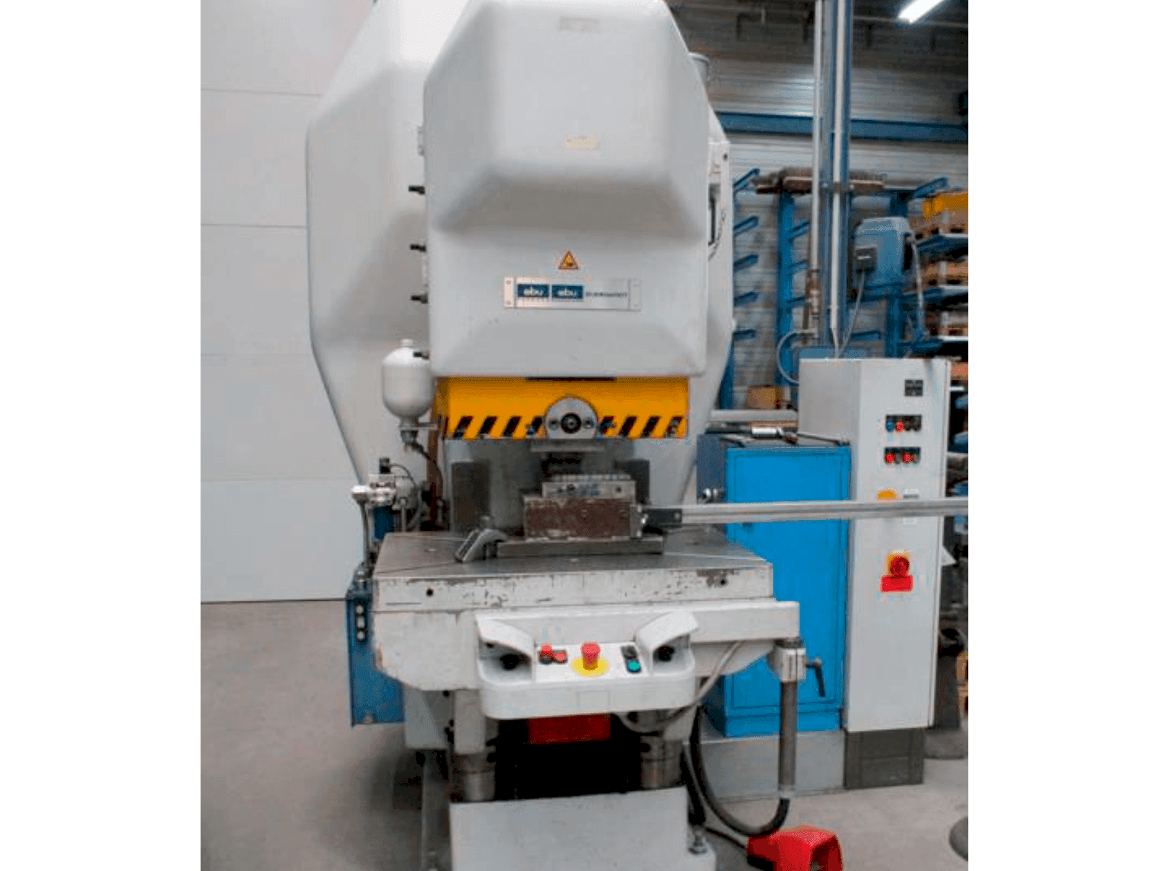 Front view of Ebu H 80 RiV machine