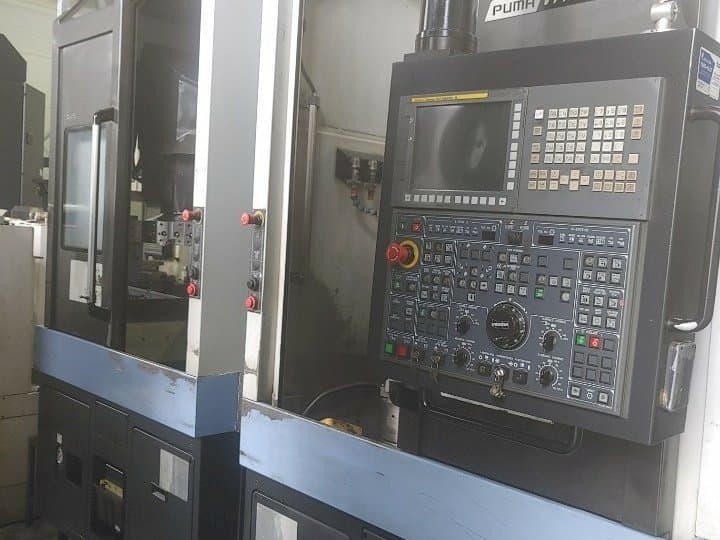 Front view of Doosan VT450 2SP machine