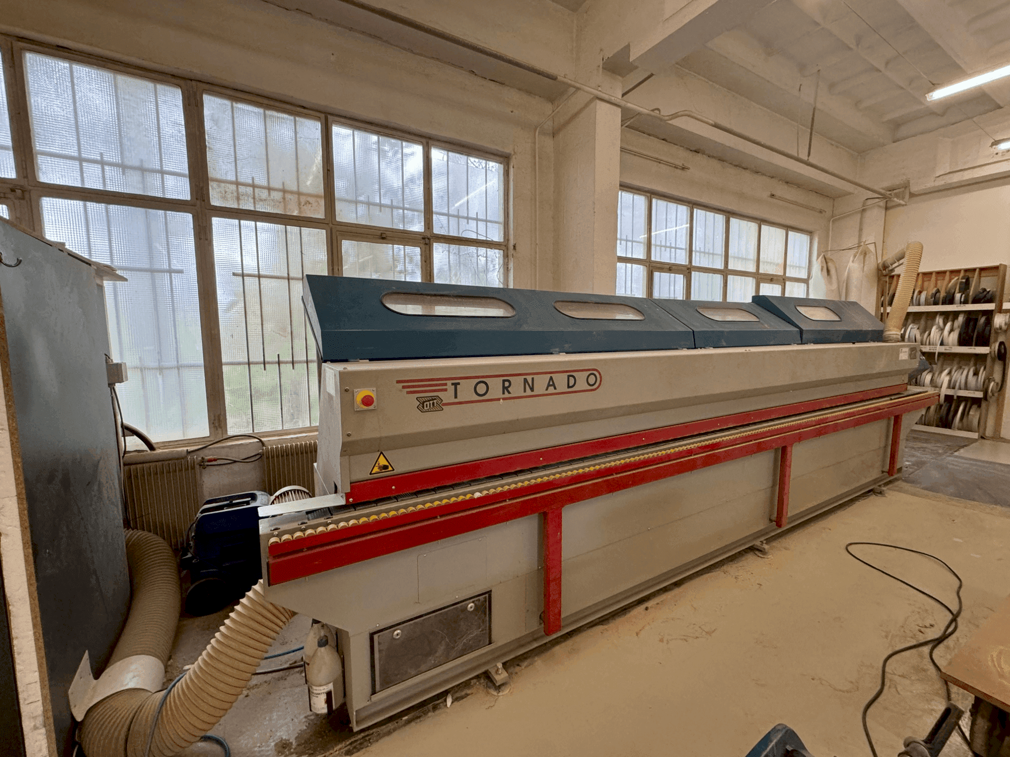 Front view of OTT Tornado  machine