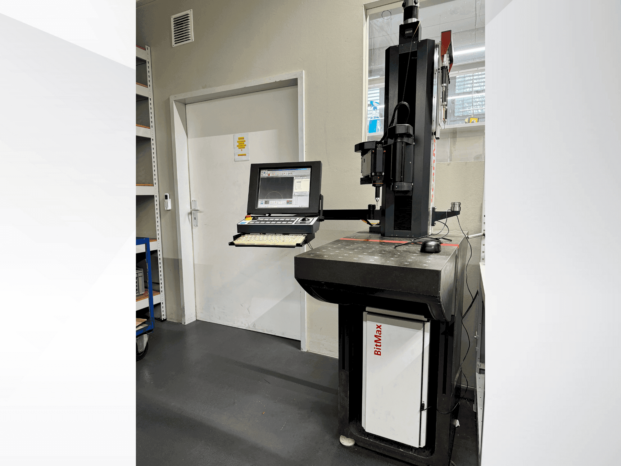 Front view of ZEISS ScanMax G32001-9906-000  machine