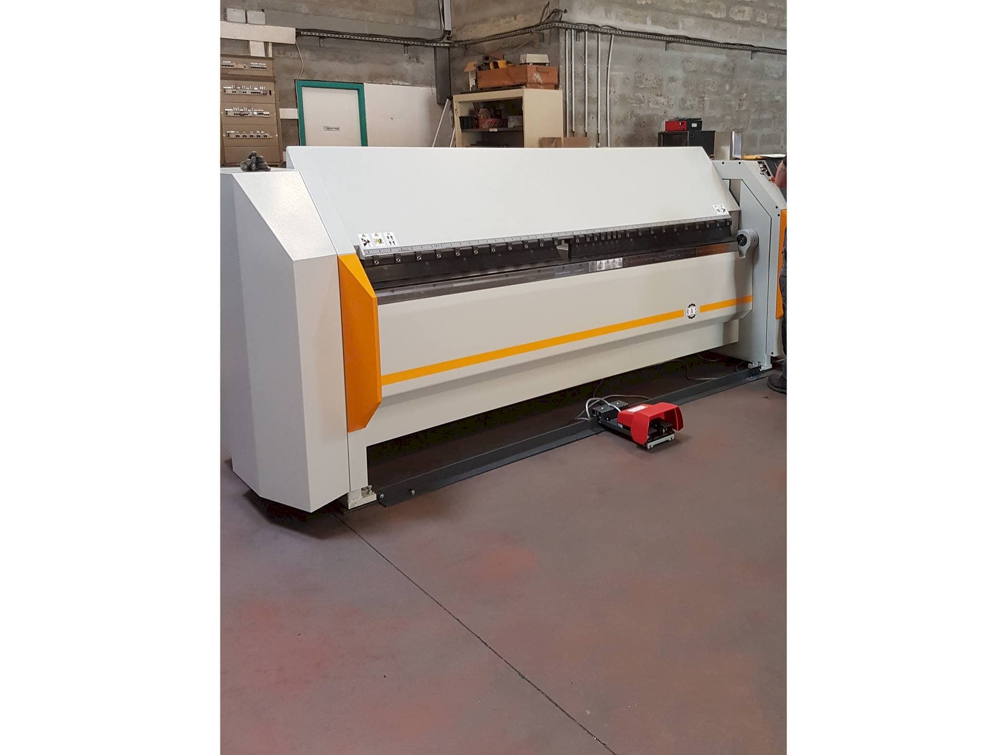 Front view of RAS 62.25 TURBObend Plus machine