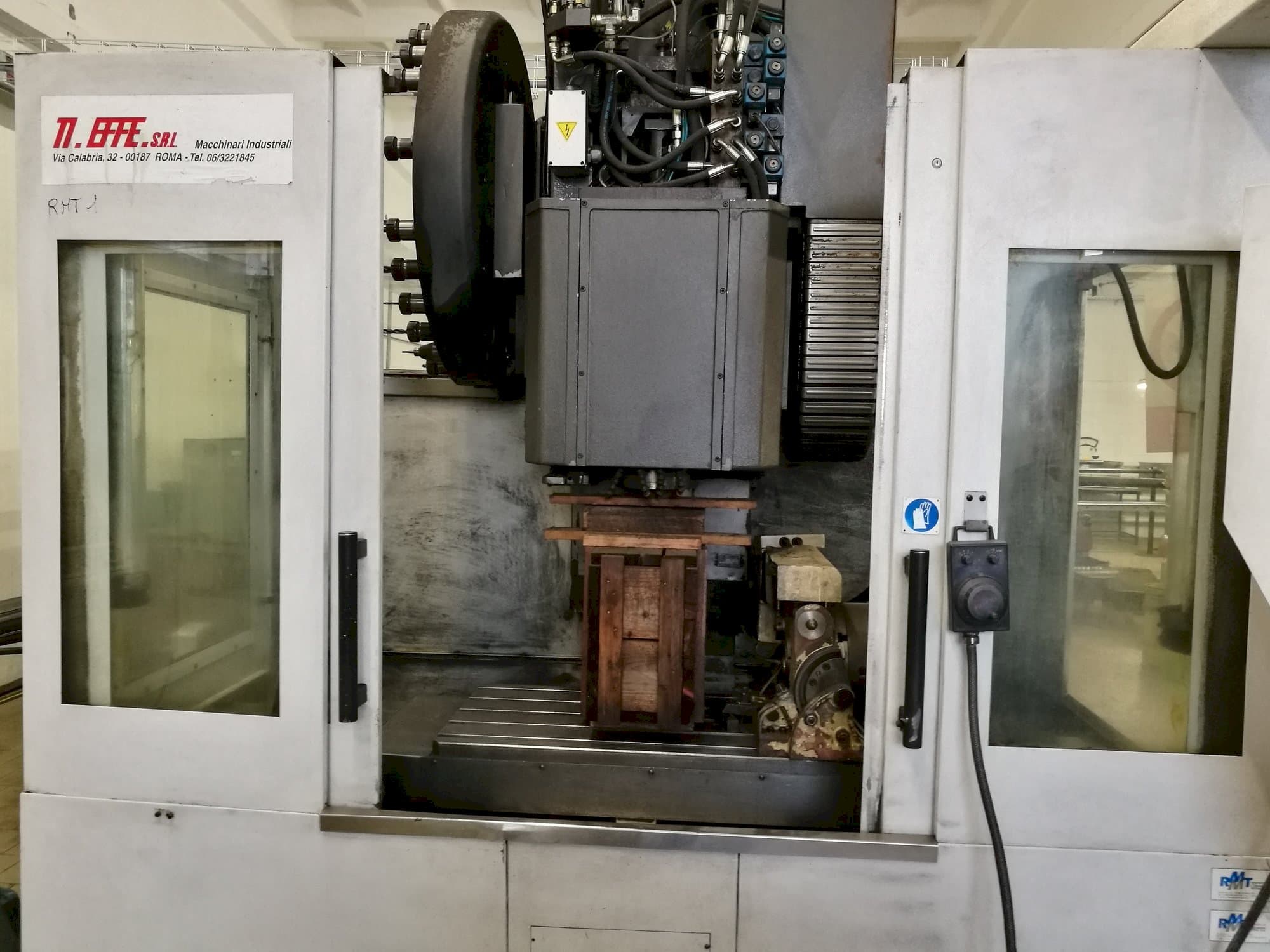 Front view of RMT Kompakt 8  machine