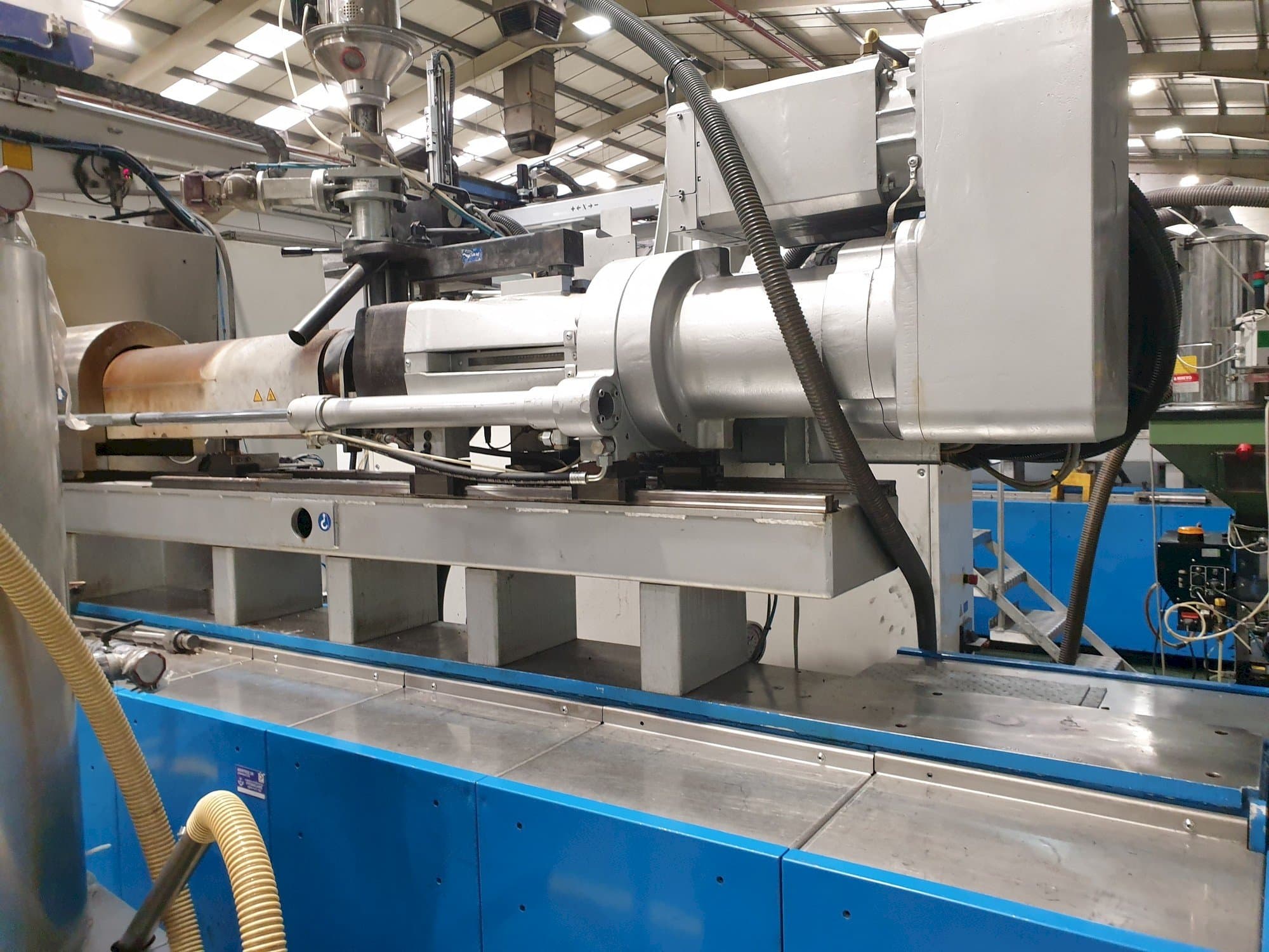 Front view of Netstal EVOS 5500-2000 machine