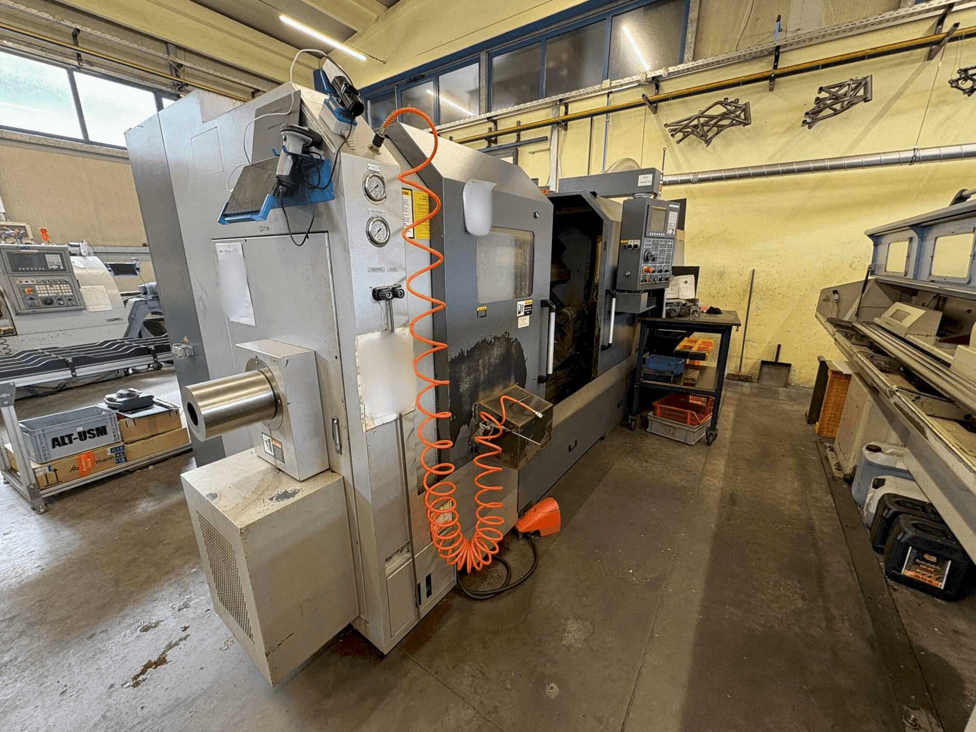 Front view of Leadwell T7-M  machine