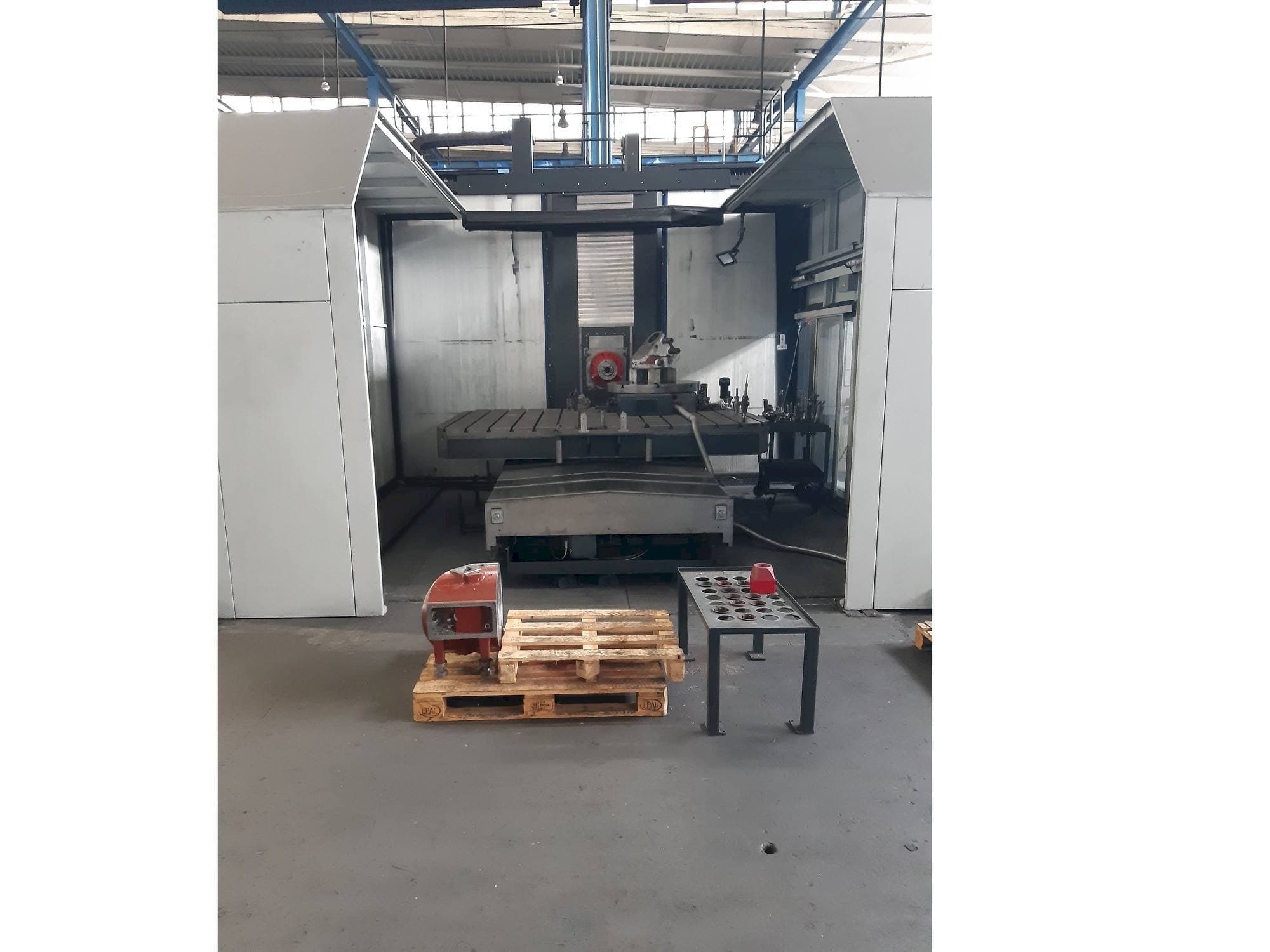 Front view of Tos KURZIM FOQ 80 machine