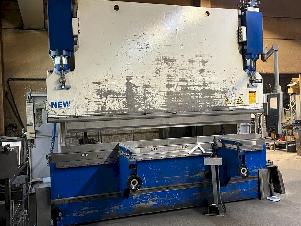 Front view of GWF MENGELE HB 175-30/35 machine