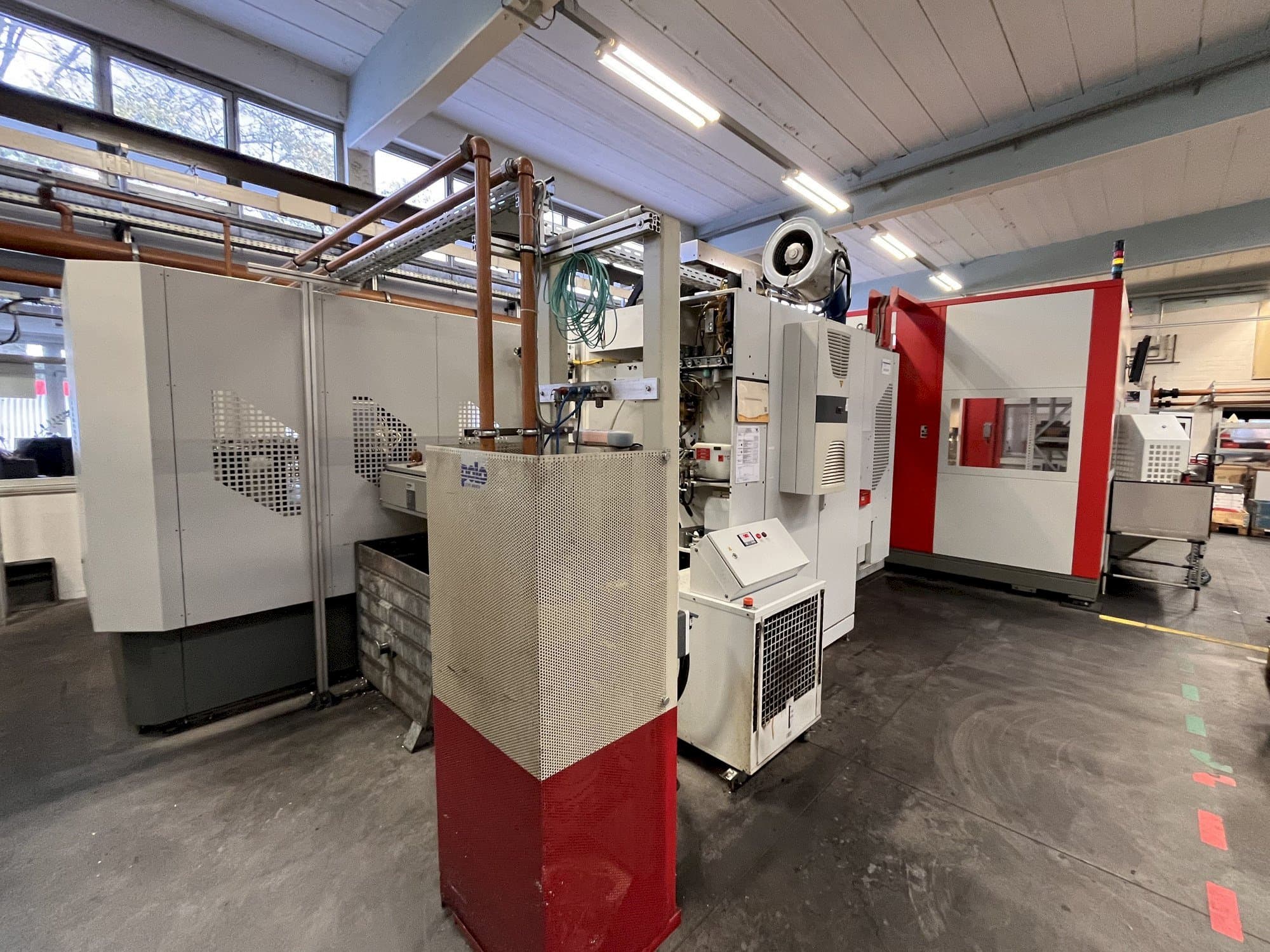 Front view of HERMLE RS1 Robot System machine