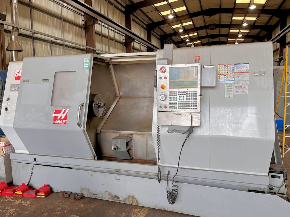 Front view of HAAS SL-40 machine