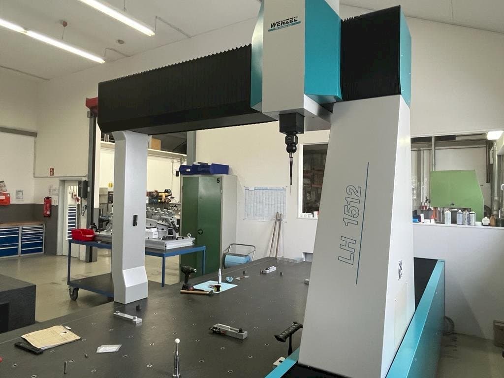 Front view of Wenzel LH 1512 machine