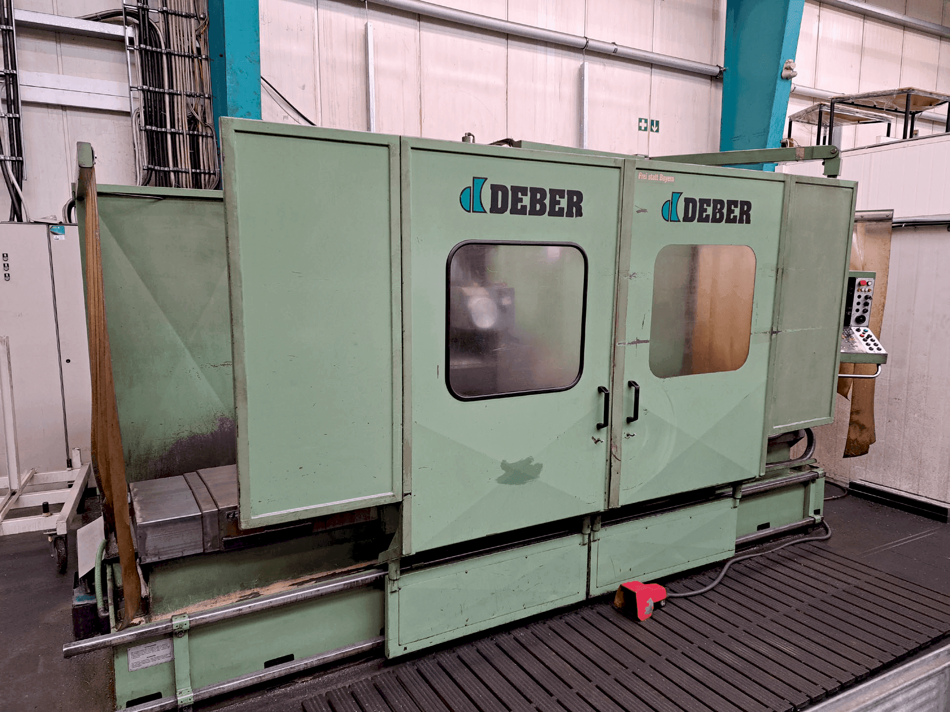 Front view of DEBER Dinamyc 2 machine