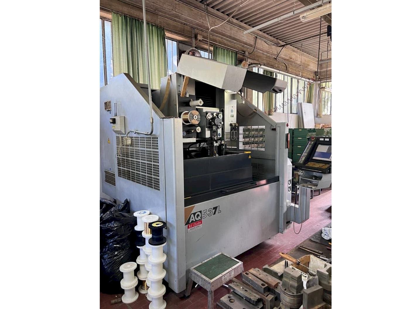 Front view of Sodick AQ537L machine