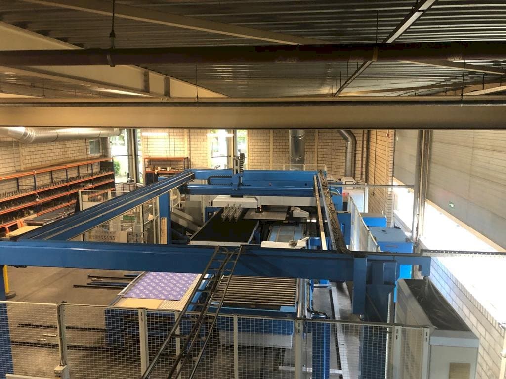 Front view of Finn-Power LB 6 UVH machine