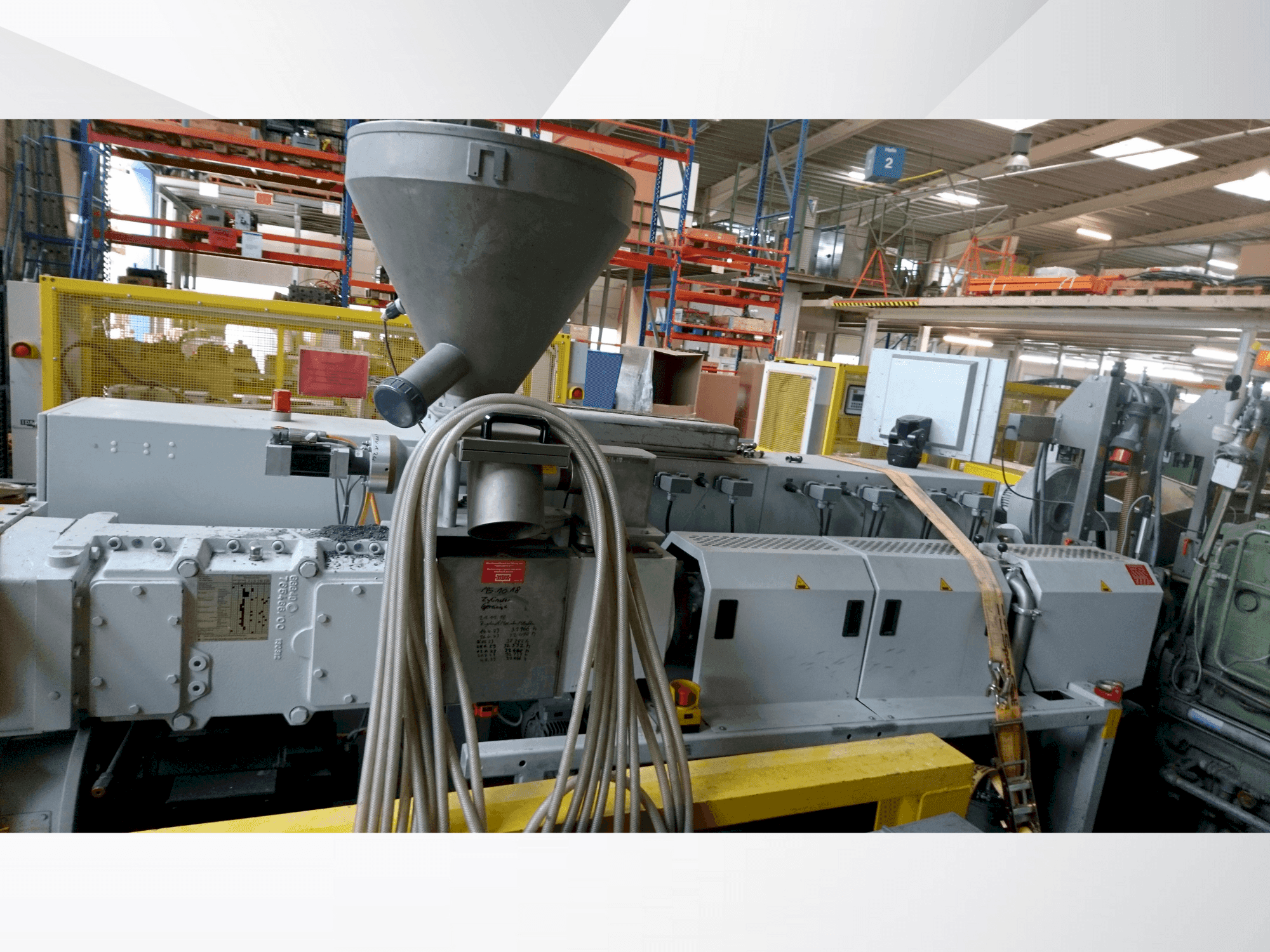 Front view of Krauss Maffei KMD 75 XS/P  machine
