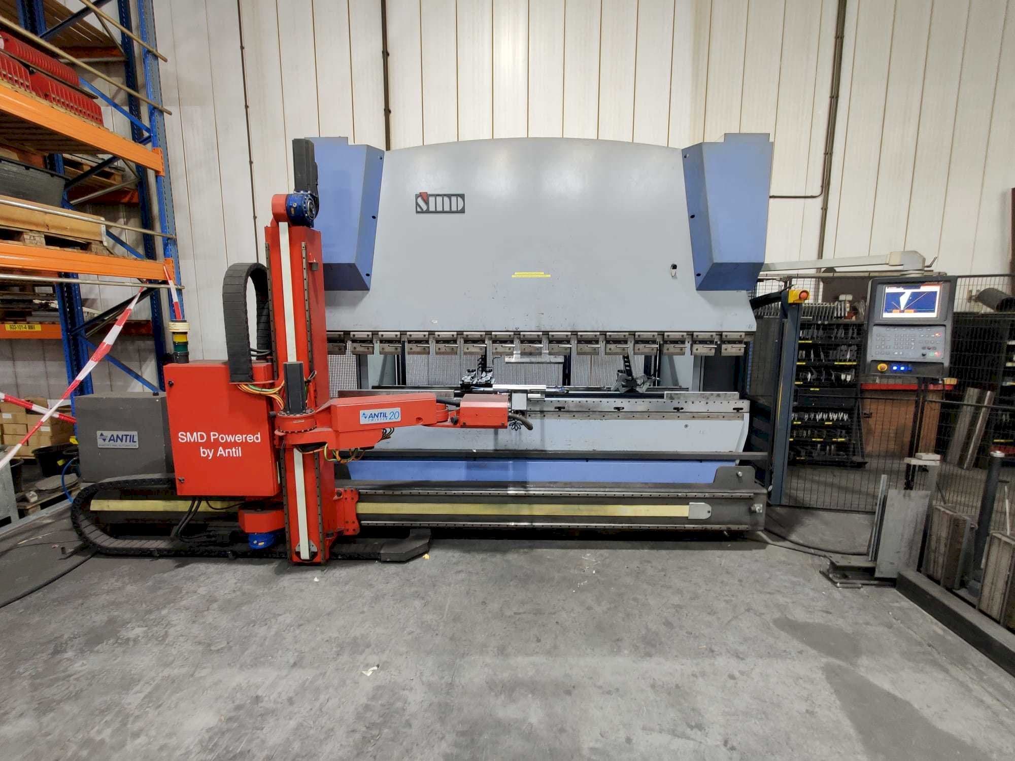 Front view of SMD PBH 110-3100-4C machine