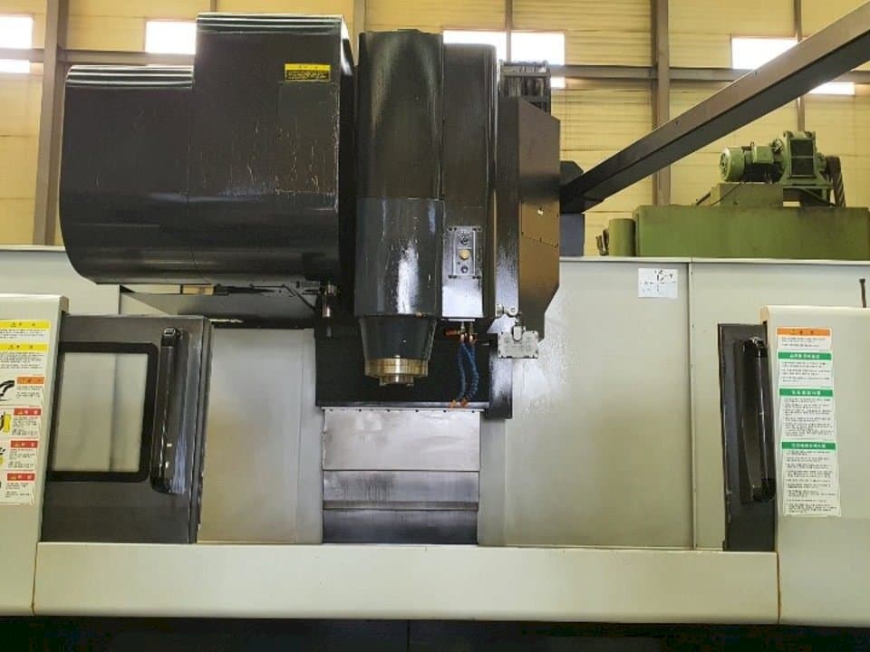 Front view of Doosan VM 960L machine