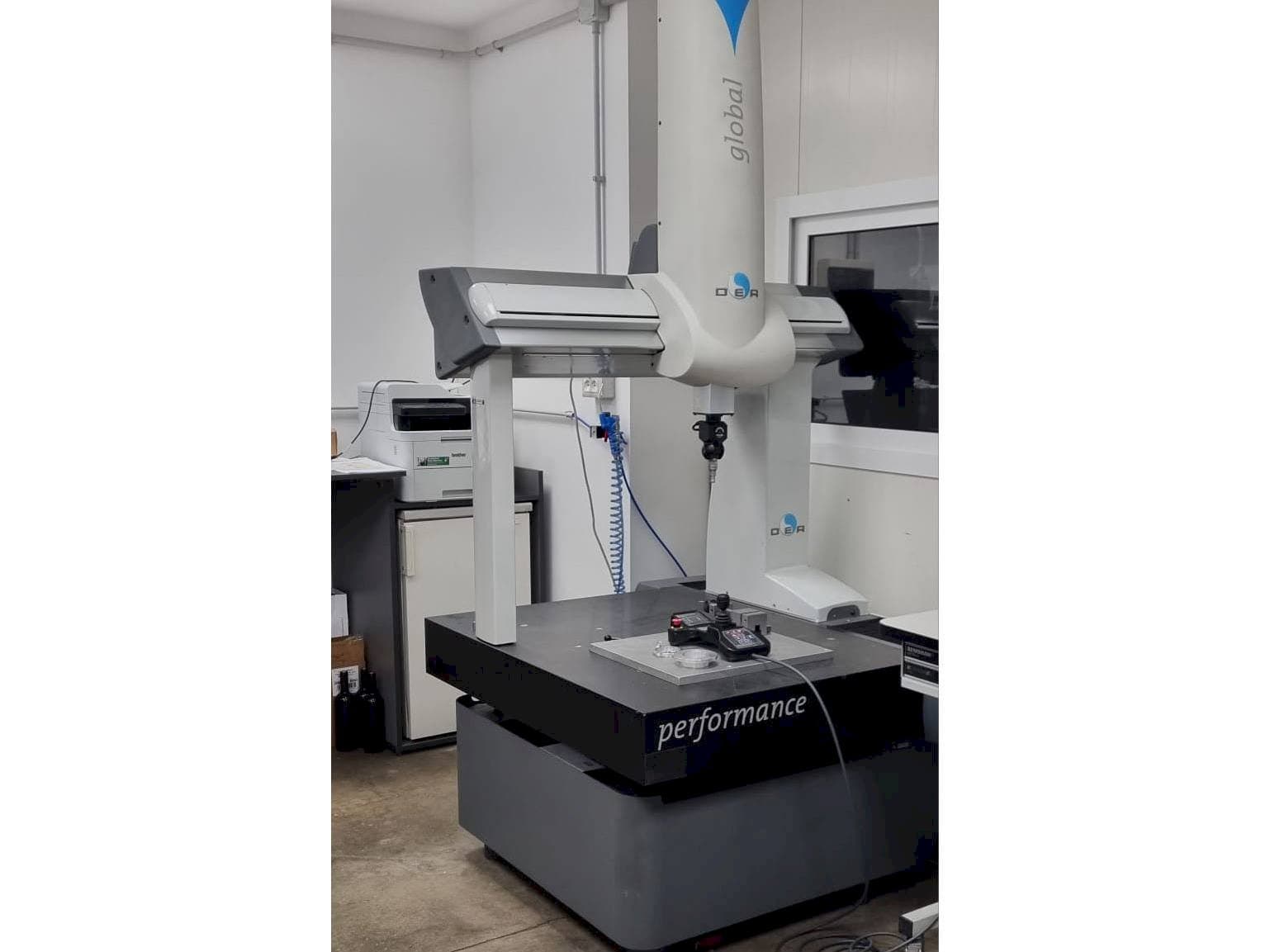 Front view of DEA Global 070505 machine