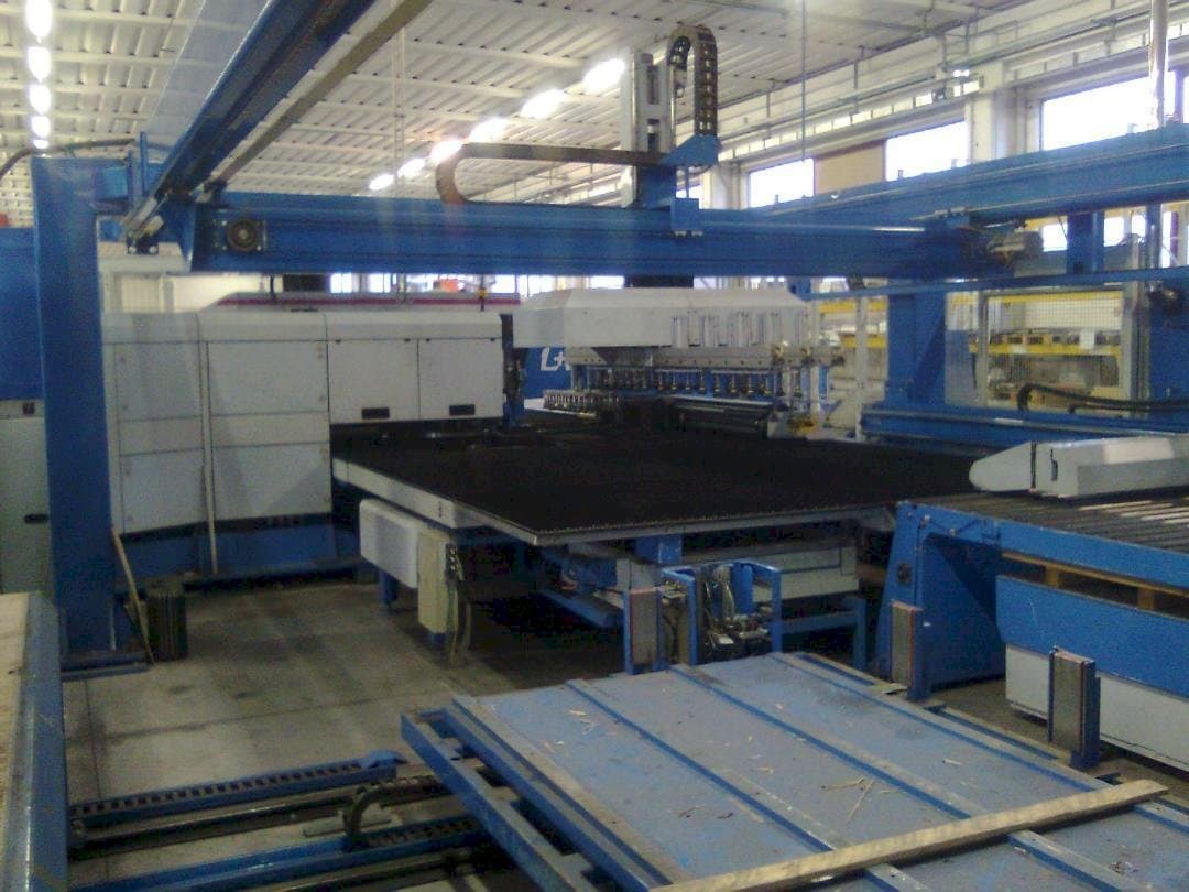 Front view of Finn-Power LP6 machine