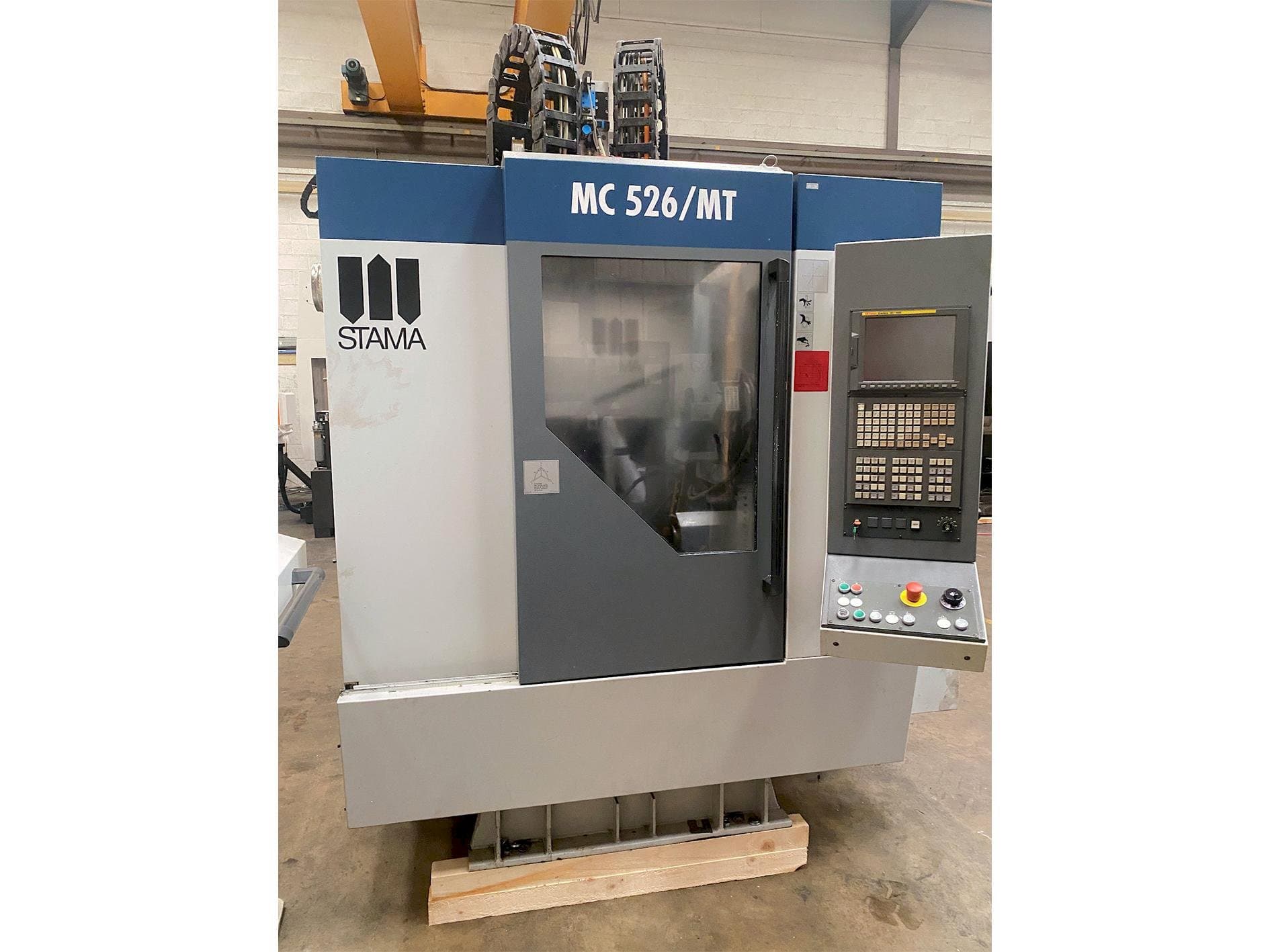 Front view of STAMA MC 526  machine