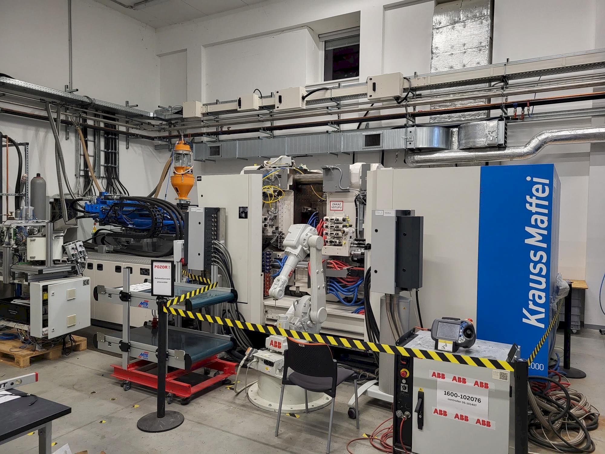 Front view of Krauss Maffei GX 451-2000 machine